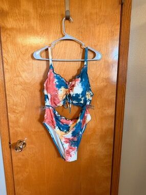 SHEIN Multicolor Tie-Dye Bikini Top - Blue, Yellow, Coral
